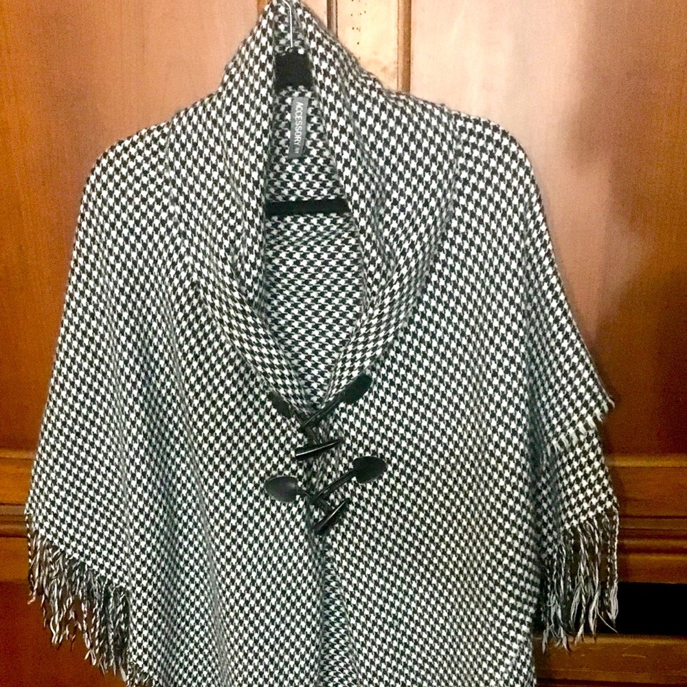 Women’s houndstooth wrap ~ shawl ~ OS